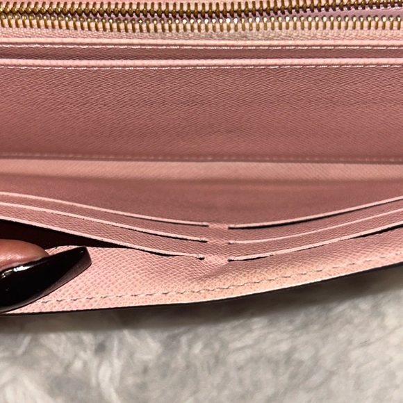 Louis Vuitton Damier Ebene Sarah Wallet - Picture 10 of 16